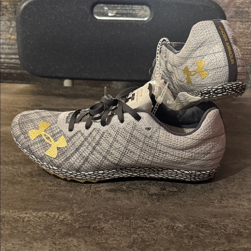 Under Armour HOVR Shakedown Adult Track Spikes. W’s 8 - Picture 4 of 10